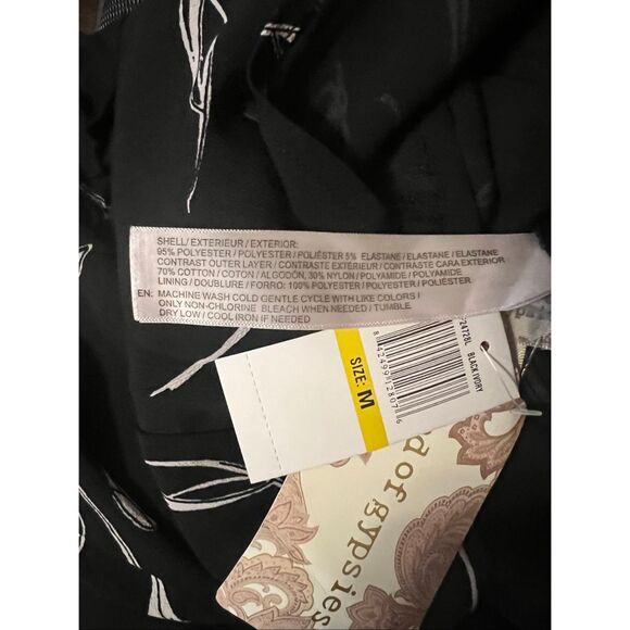 NWT Band of Gypsies Black & White Flirsl Swing Top w/ Lace Neckline M - Picture 6 of 6